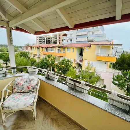 Апартаменты Seaside Голем